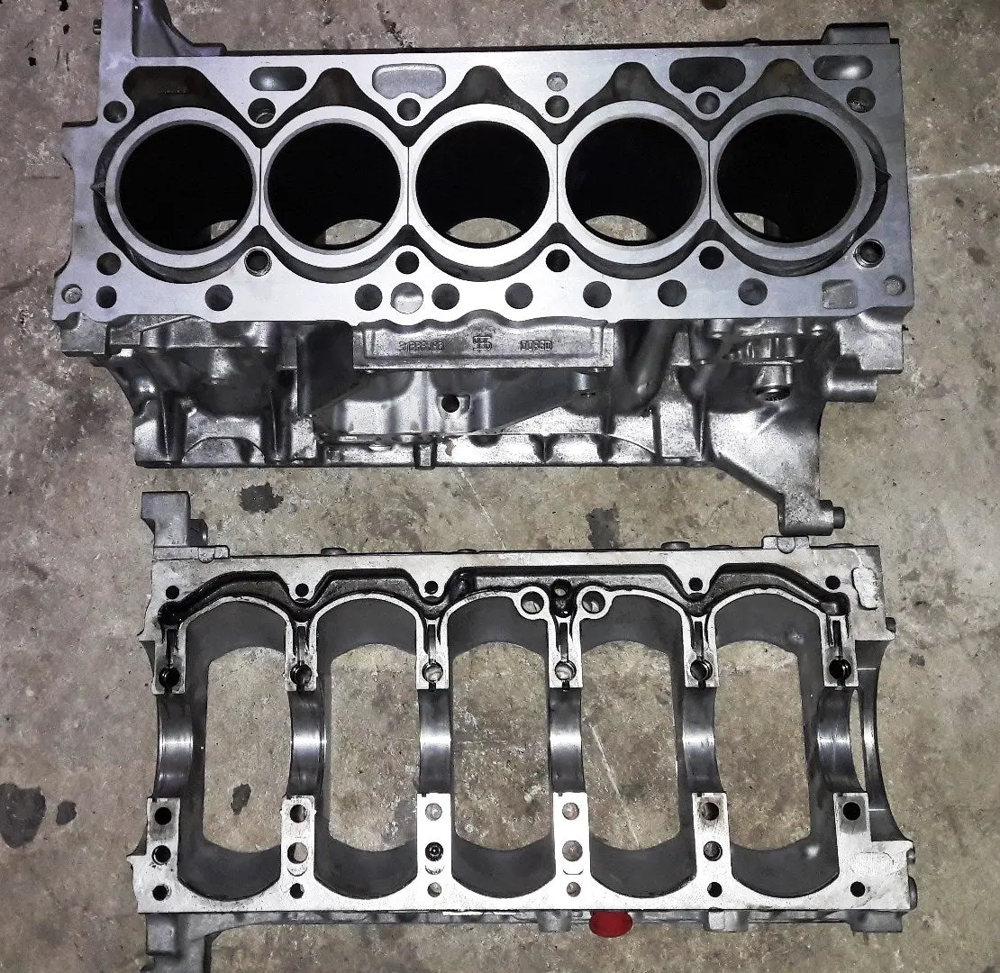 Engine Cylinder Block And Crankshaft Housing 2.4 Diesel D5 D5244t15 T15 Volvo Xc90 Xc70 V70 S80 S60 2011 2012 2013 2014 2015 2016 1