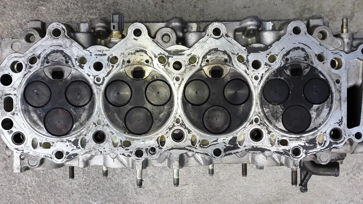 Engine Cylinder Head 2.5 D Td Wl Wlt Ford Ranger Mazda B-Series Bt50 1