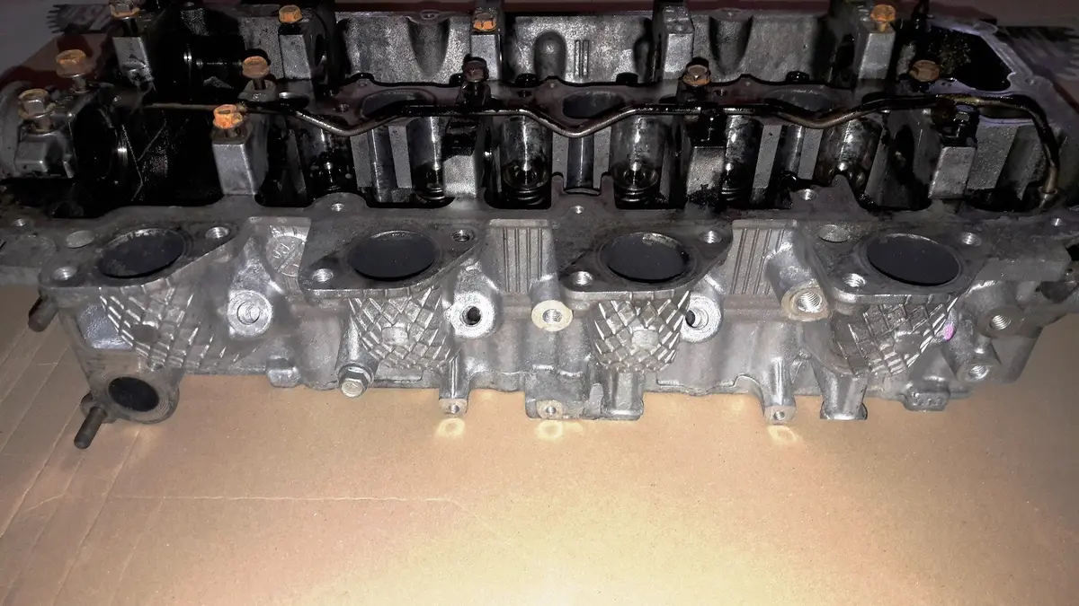 Engine Cylinder Head 1005A560 1005B452 1005B453 D5c Mitsubishi 2.5 D Doch 4D56u Pajero L200 Shogun Triton 2