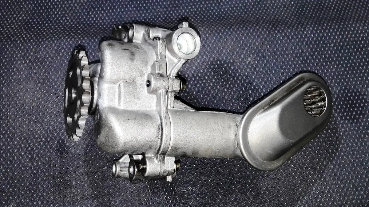 Engine Oil Pump 9674067680 2.2 Diesel 224Dt Jaguar Xf Sportbrake Land Rover Range Rover Discovery Freelander 2 Evoque 1