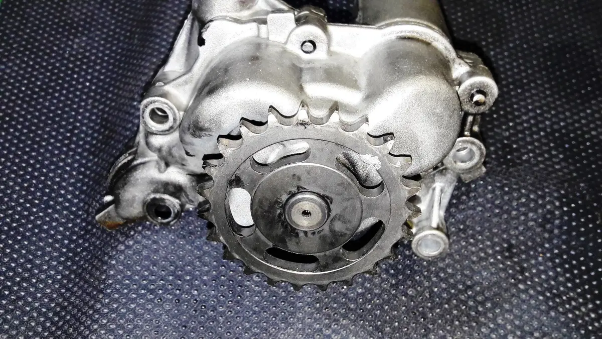 Engine Oil Pump 9674067680 2.2 Diesel 224Dt Jaguar Xf Sportbrake Land Rover Range Rover Discovery Freelander 2 Evoque 2