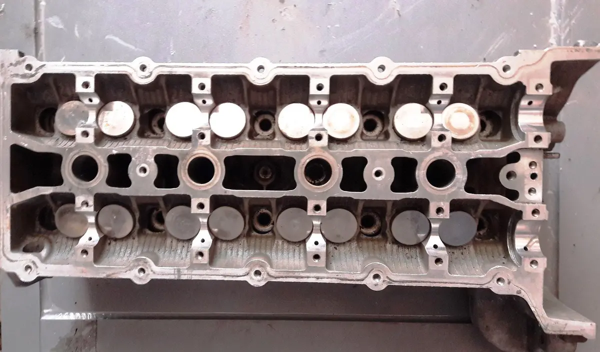 Engine Cylinder Head Left Driver Side Rf4h236c064ad Rf-4H23-6C064 Ad F432b 4.2 4.4 Petrol Aj33s Aj34s Aj41 V8 Supercharged Jaguar Xjr Xkr S-Type Xf Land Rover Range Rover Sport 1