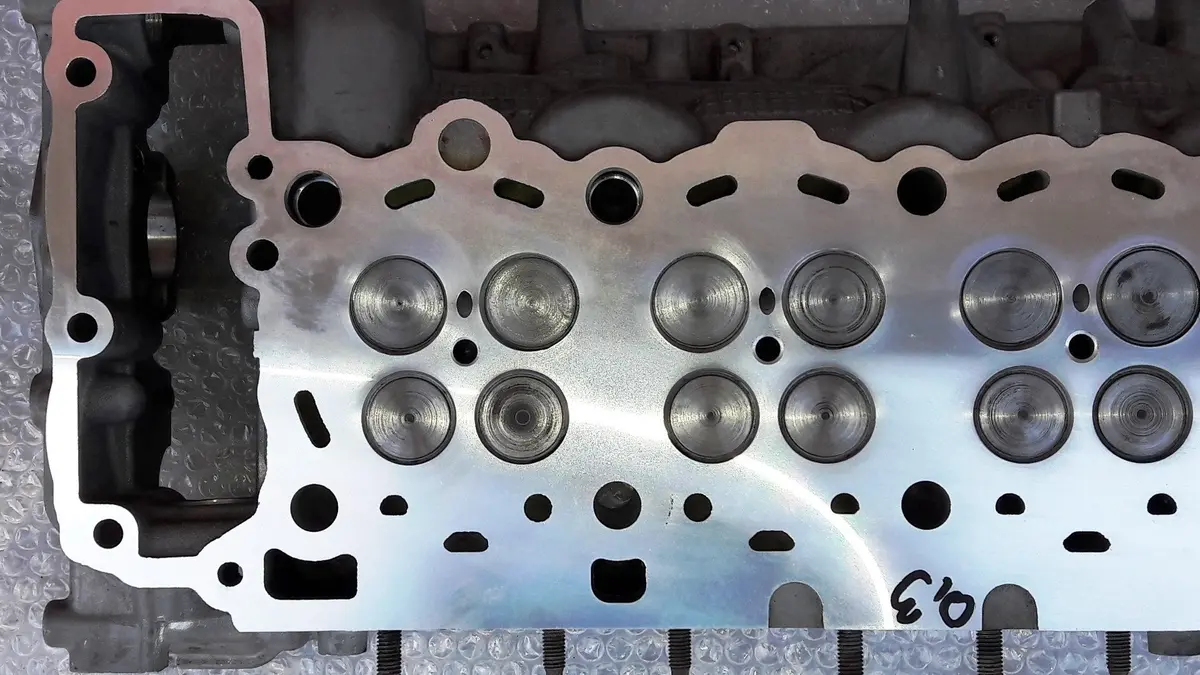 Engine Cylinder Head Pm6h4q-6090-Cb Pm6h4q6090cb Right Side Land Rover 3.6 V8 Tdv8 368Dt Range Rover Sport L320 2