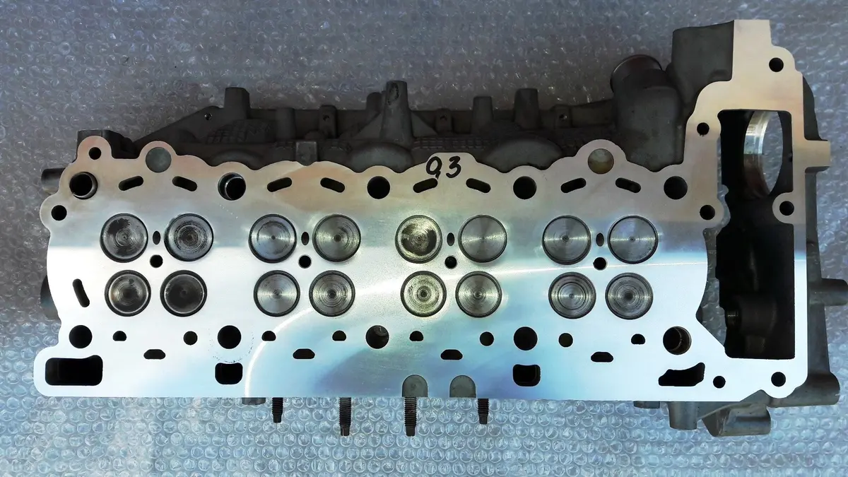 Engine Cylinder Head Pm6h4q-6C064-Cb Pm6h4q6c064cb Left Side Land Rover 3.6 V8 Tdv8 368Dt Range Rover Sport L320 1