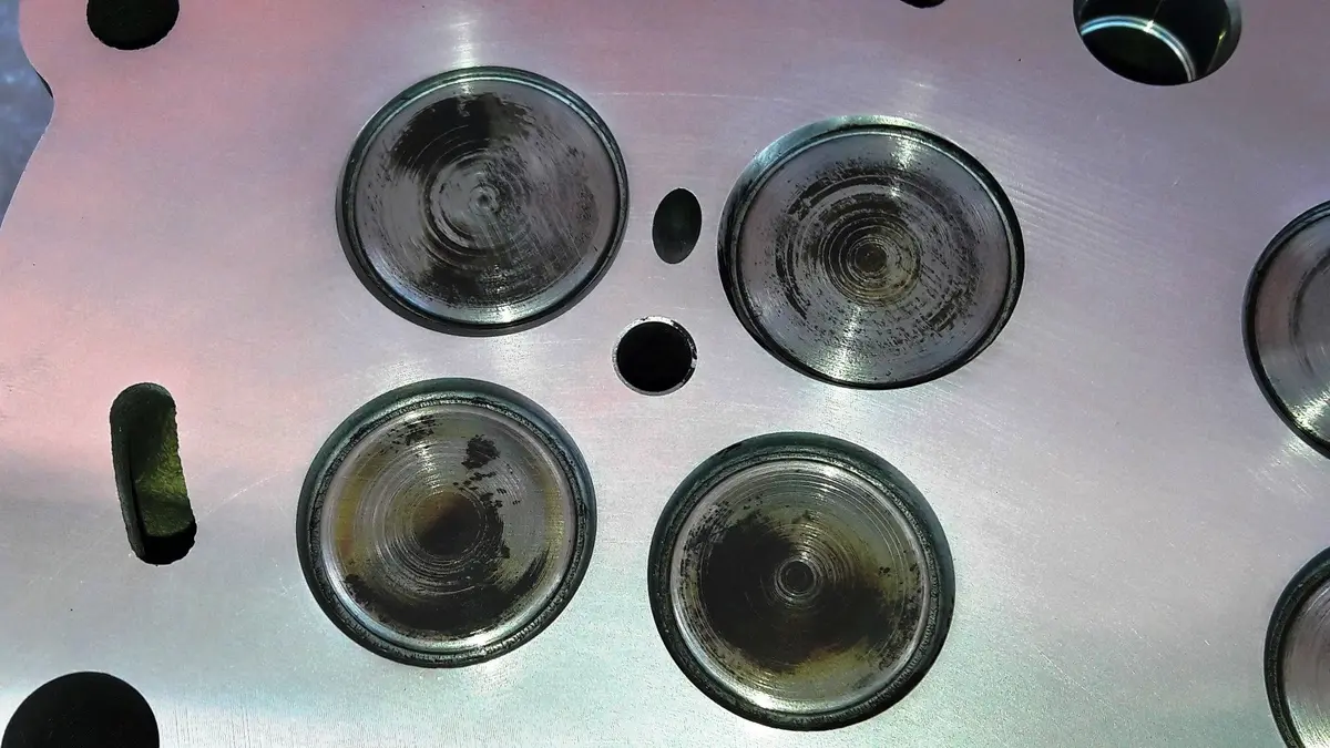 Engine Cylinder Head Pm6h4q-6C064-Cb Pm6h4q6c064cb Left Side Land Rover 3.6 V8 Tdv8 368Dt Range Rover Sport L320 2