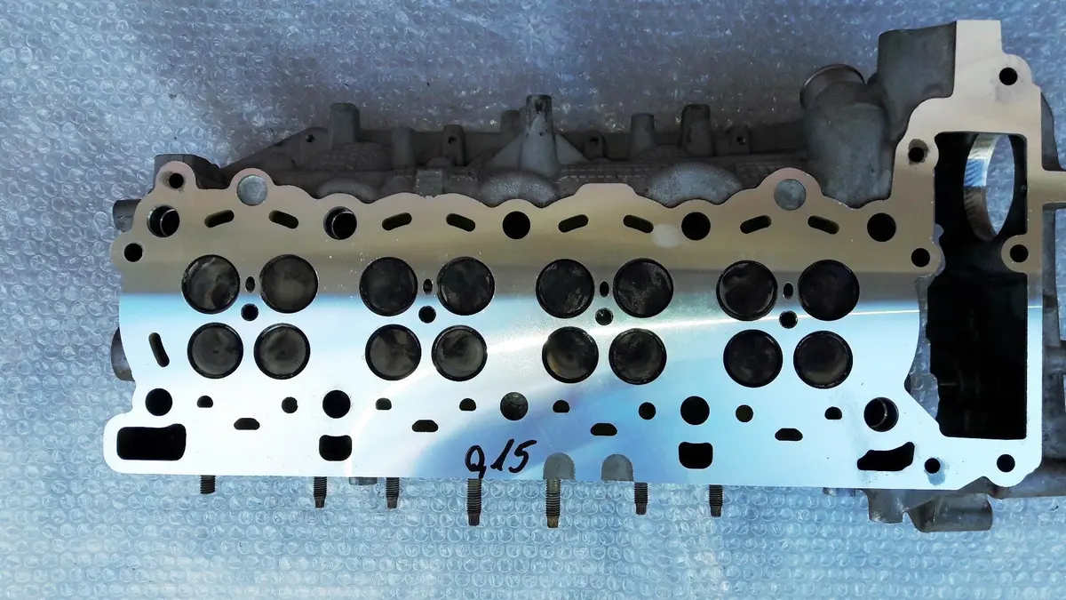 Engine Cylinder Head Pm6h4q-6C064-Cb Pm6h4q6c064cb Left Side Land Rover 3.6 V8 Tdv8 368Dt Range Rover Sport L320 1