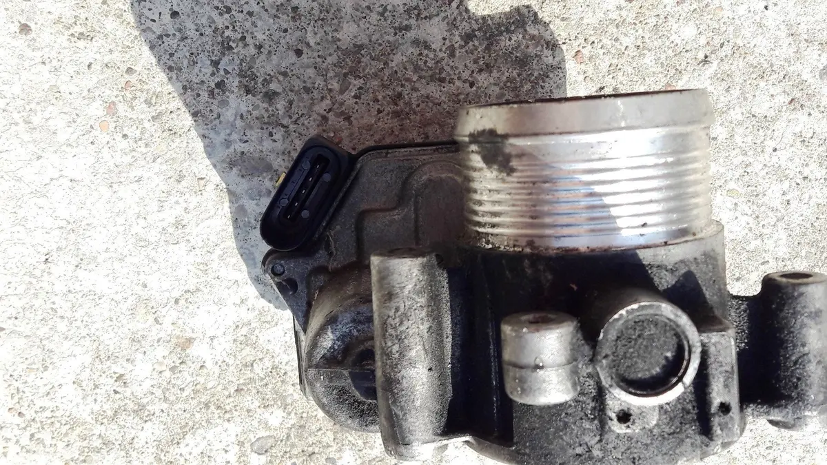 Engine Intake Throtle Body 03L128063e 03L 128 063 E Volkswagen Audi 2.0 Tdi Cba Cfh Clj Golf Passat Tiguan Touran Scrirocco A3 2