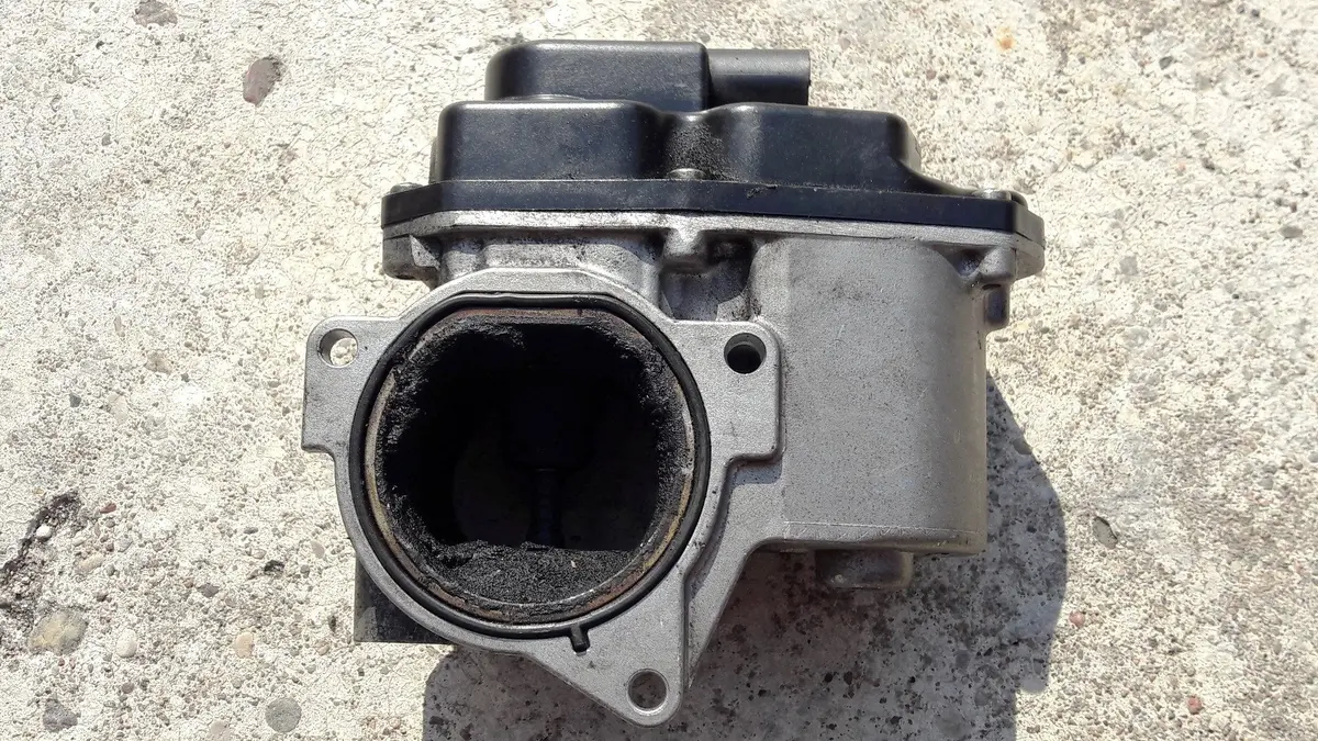 Engine Egr Valve 03L131501k 03L 131 501 K Volkswagen Audi 2.0 Tdi Cba Cfh Clj Golf Passat Tiguan  Touran Scrirocco A3 1