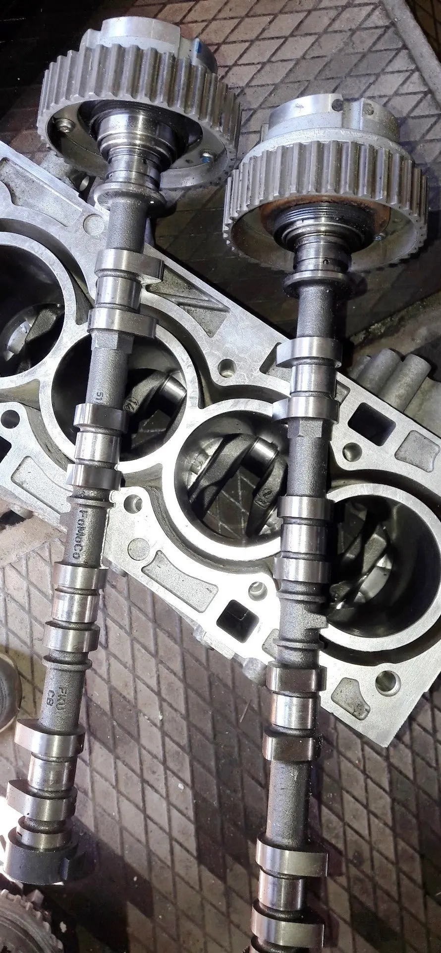 Engine Intake Inlet Exhaust Camshaft Set With Variable Timing Adjusters Ford 1.6 Iqja Iqjb Ecoboost B-Max Fiesta 1