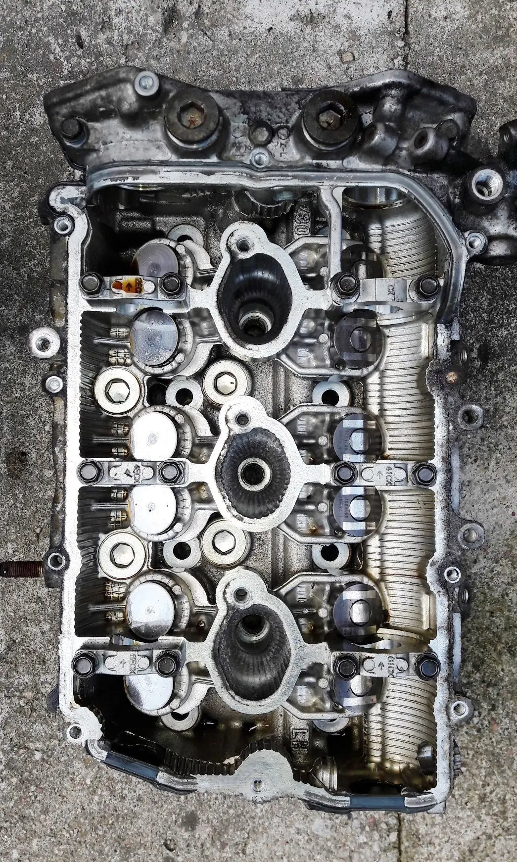 Engine Cylinder Head Z30 Left Side Lh With Hydraulic Valve Lifters Subaru 3.0 3.0R Petrol Avls Avcs Ez30d Ez30 180Kw 242Hp Legacy Outback Tribeca 1