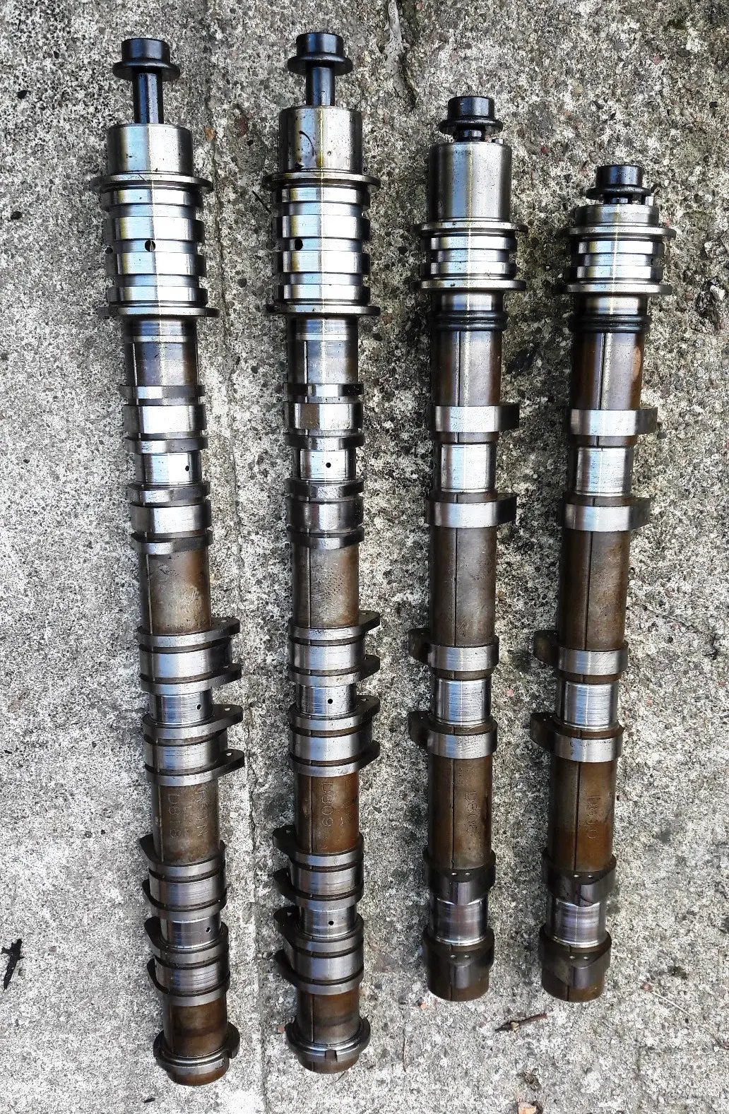 Set Of Engine Genuine Camshafts Intake Inlet Exhaust L-In R-In L-Ex R-Ex D818 D809 D806 D810  Z30 Subaru 3.0 3.0R Petrol Avls Avcs Ez30d Ez30 180Kw 242Hp Legacy Outback Tribeca 1