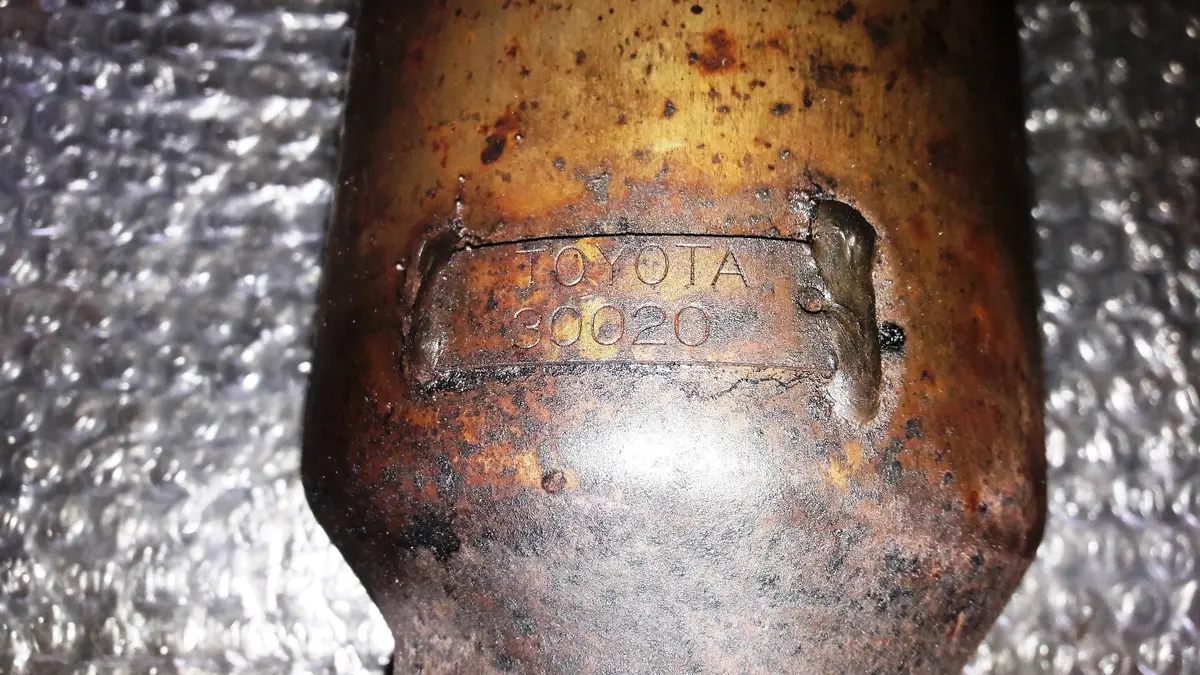 Engine Catalytic Converter 30020 Toyota 2.5 D-4D Diesel 2Kd 2Kd-Ftv Hilux Hiace Vigo Innova Dyna 2