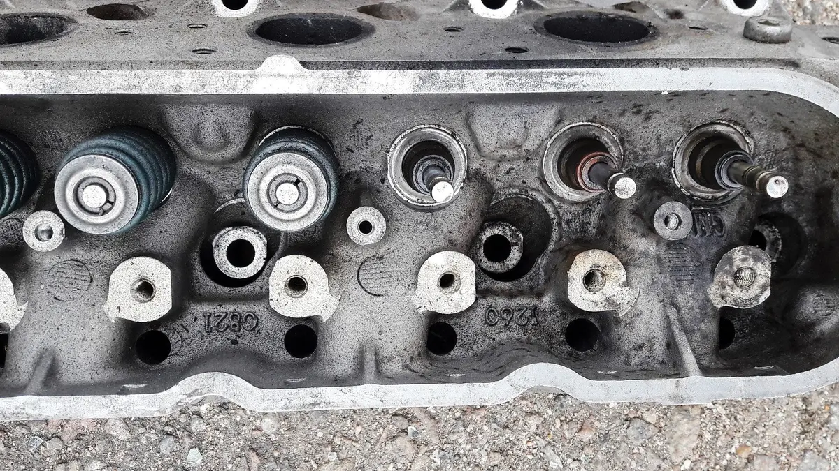 Genuine Engine Cylinder Head Gm 6.2 Petrol V8 Small Block Ls3 Chevrolet Chevy Corvette 2