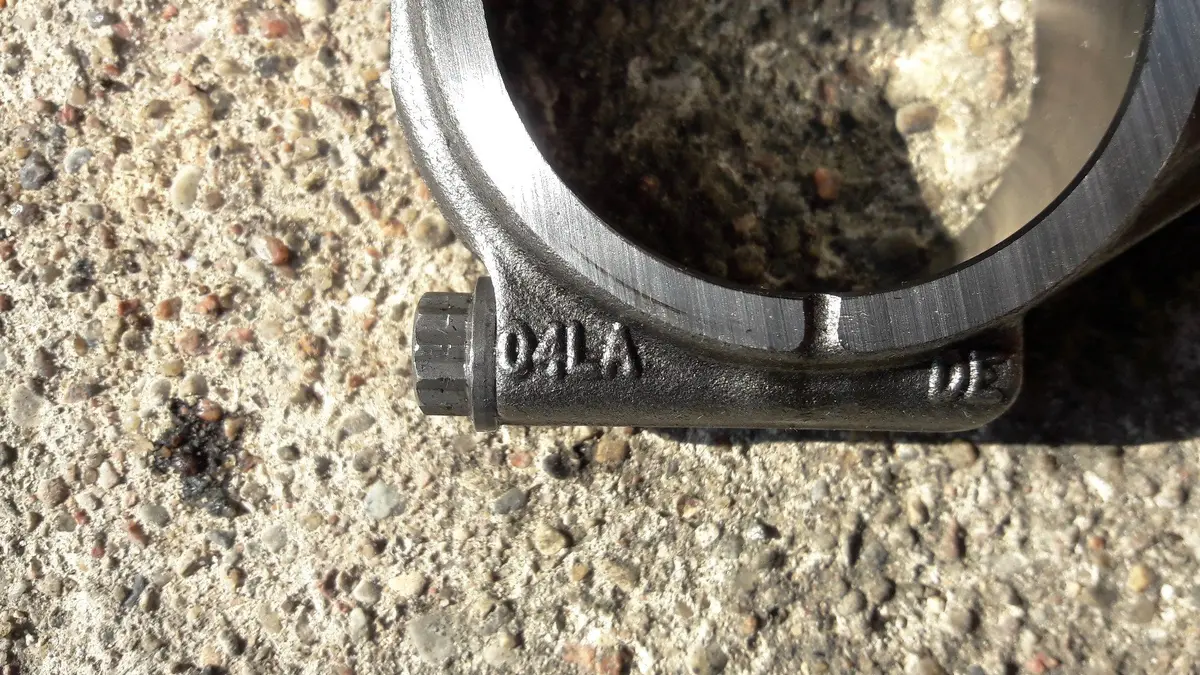 Genuine Engine Conrod Connecting Rod Bhs 04La T20 Volkswagen 2.0 Tdi Dfg Dfga 110Kw 150Ps Passat Alltrack Golf Tiguan Touran Skoda Superb 2019 2018 2