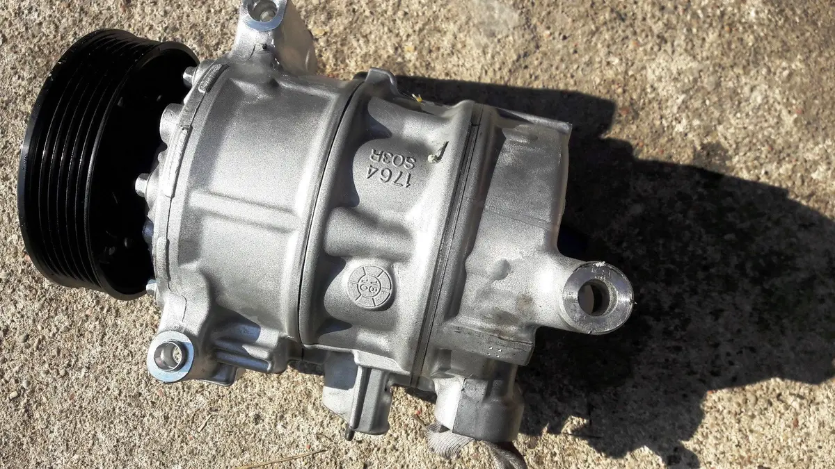Genuine Engine Ac Air Comperssor 5Q0816803f 8416P 1234Yf Code Syp Volkswagen 2.0 Tdi Dfg Dfga 110Kw 150Ps Passat Alltrack Golf Tiguan Touran Skoda Superb 2019 2018 1