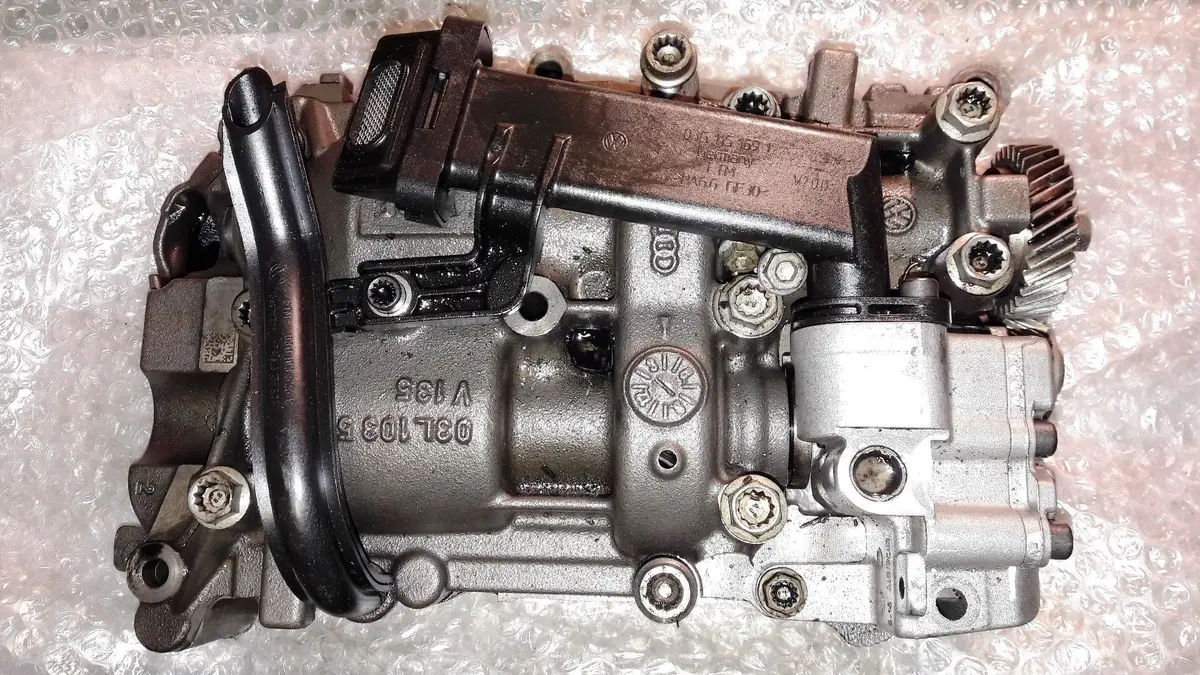 Genuine Engine Oil Pump 03G115105g 03G 115 105 G With Balance Shaft 03L103537 03L 103 537 Vw 2.0 Csh Csha Bitdi Amarok 1