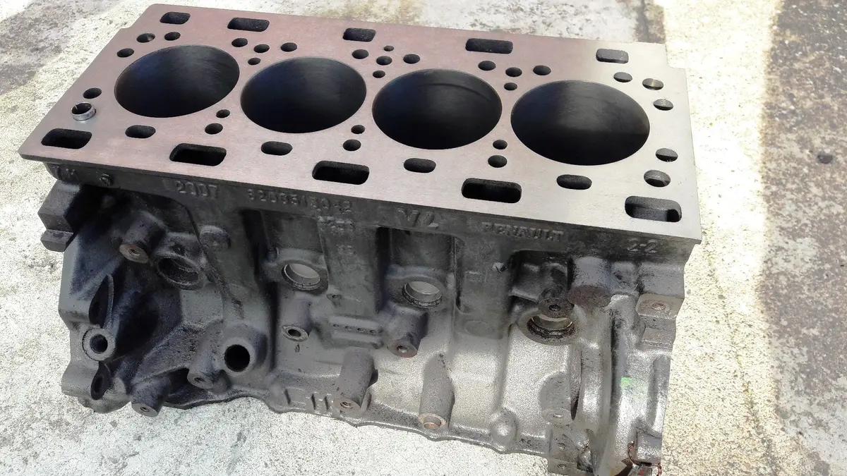 Remanufactured Genuine Engine Cylinder Block 8200513042 Renault 2.5 Dci G9u Master Trafic Nissan Primastar Interstar Opel Movano 1