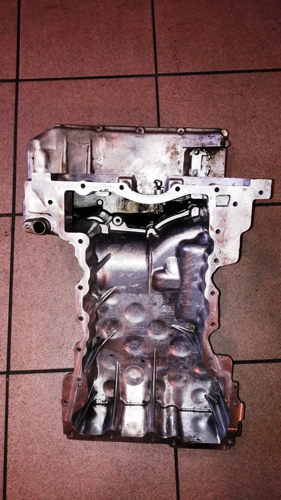 Genuine Engine Vm23d Oil Pan Sump Zht Vmmt04 Vmmt05 Jeep Grand Cherokee Commnder 3.0 Crd Engine Code Exf 1