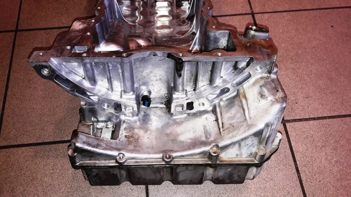 Genuine Engine Vm23d Oil Pan Sump Zht Vmmt04 Vmmt05 Jeep Grand Cherokee Commnder 3.0 Crd Engine Code Exf 2