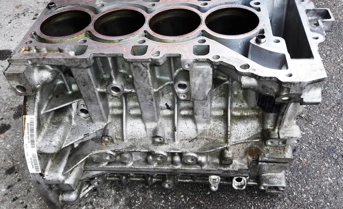 Genuine Engine Cylinder Block Crankcase 7587604 7629928 Bmw 2.0 Petrol N20 N20b20 N20b20a 1Er F20 F21 2Er F22 F87 F23 3Er F30 F80 F31 3Er Gran Turismo F34 4Er F32 F82 F33 F83 4Er Gran Coupe F36 2.5 2.8 1