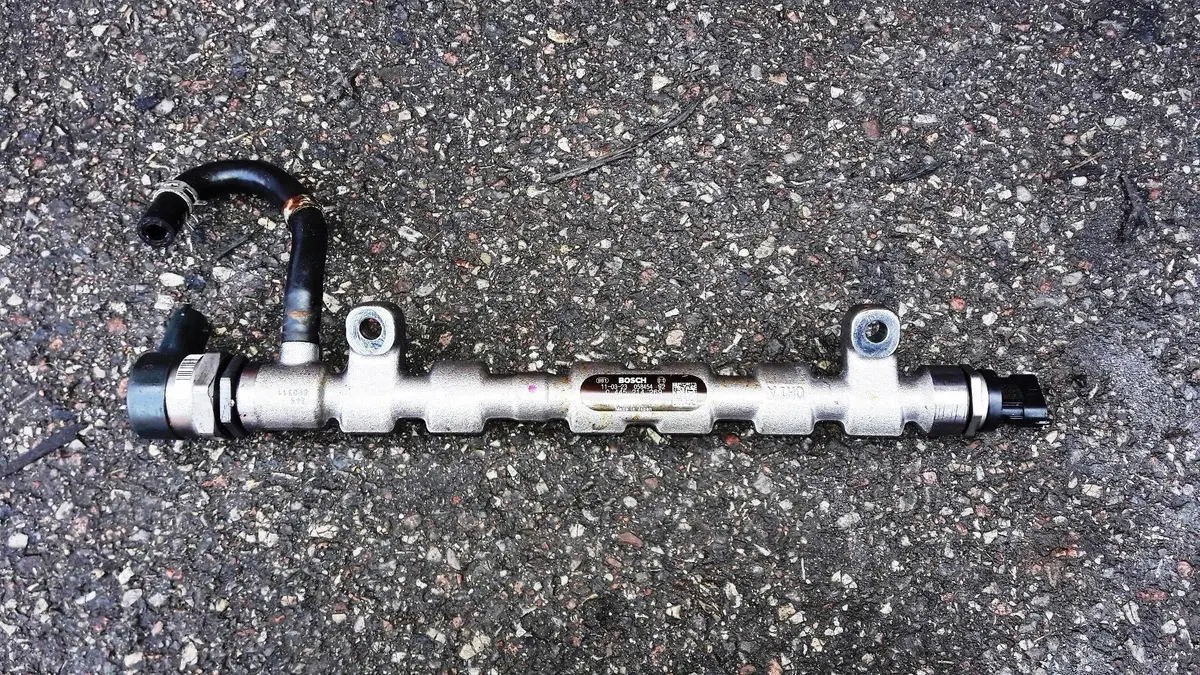 Genuine Engine Fuel Distributor Pipe Railway Bosch 0445214269 With Sensors Honda 2.2 I-Dtec N22b4 Civic Accord Cr-V 1