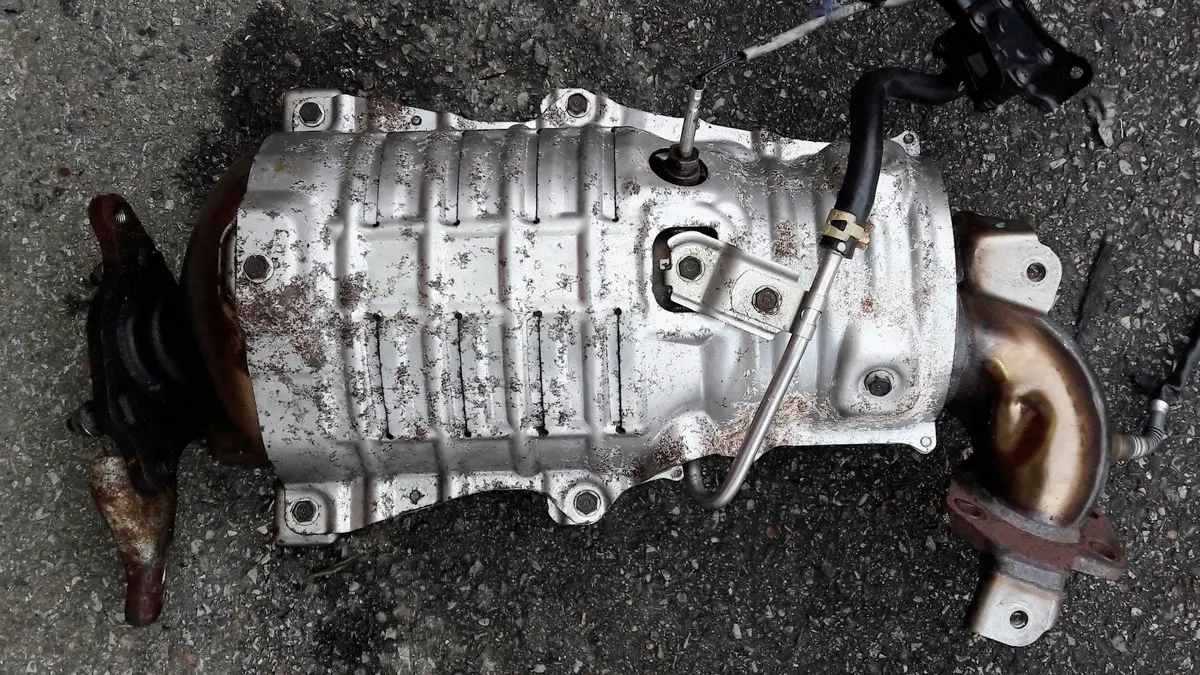Genuine Engine Catalytic Converter With Sensors Honda 2.2 I-Dtec N22b4 Civic Accord Cr-V 1
