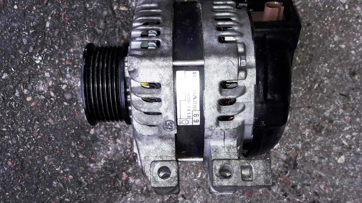 Genuine Engine Alternator Csj65 Denso Honda 2.2 I-Dtec N22b4 Civic Accord Cr-V 1