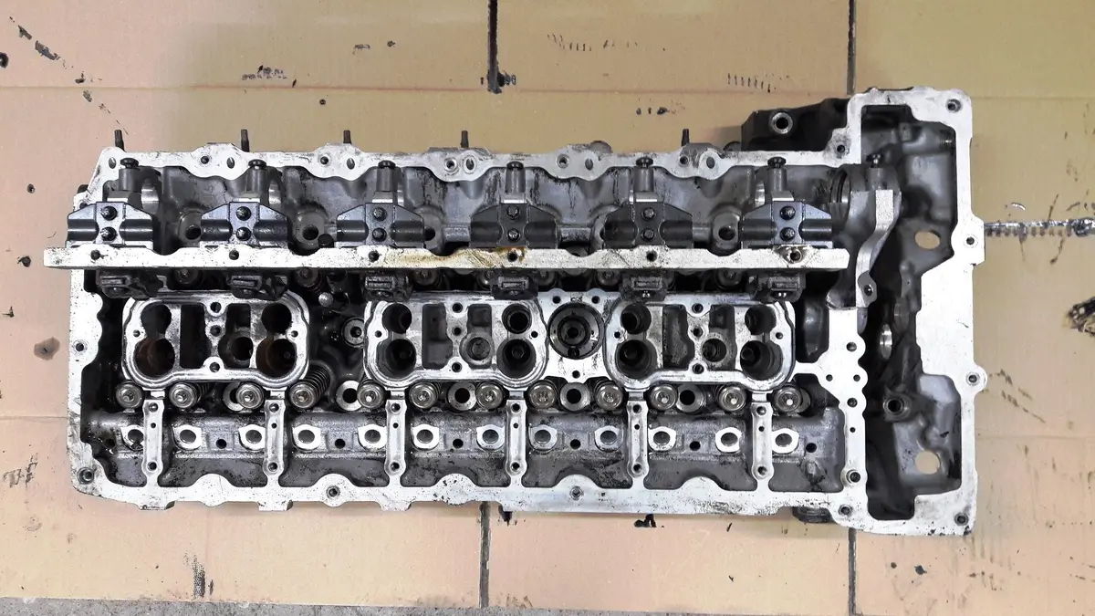 Genuine Engine Cylinder Head 7568270 09 Bmw 3.0 N55b30a N55 N55b30m0 225Kw F10 F11 F07 535I E90 E91 E92 E93 335I E82 E88 135I F25 X3 Xdrive 35I E70 X5 F30 F31 335I E71 X6 Xdrive35i E84 X1 F32 F33 F36 435I F15 X5 F16 X6 F26 X4 1