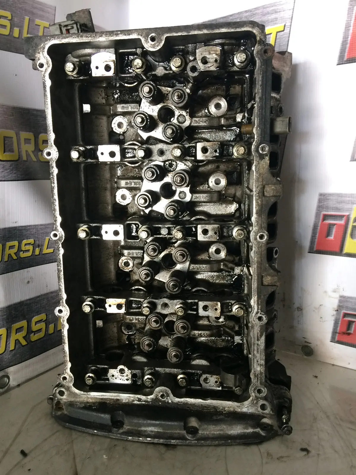 2007 P8fa Ford Peugeot 2.2 Tdci Diesel Engine Cylinder Head 1