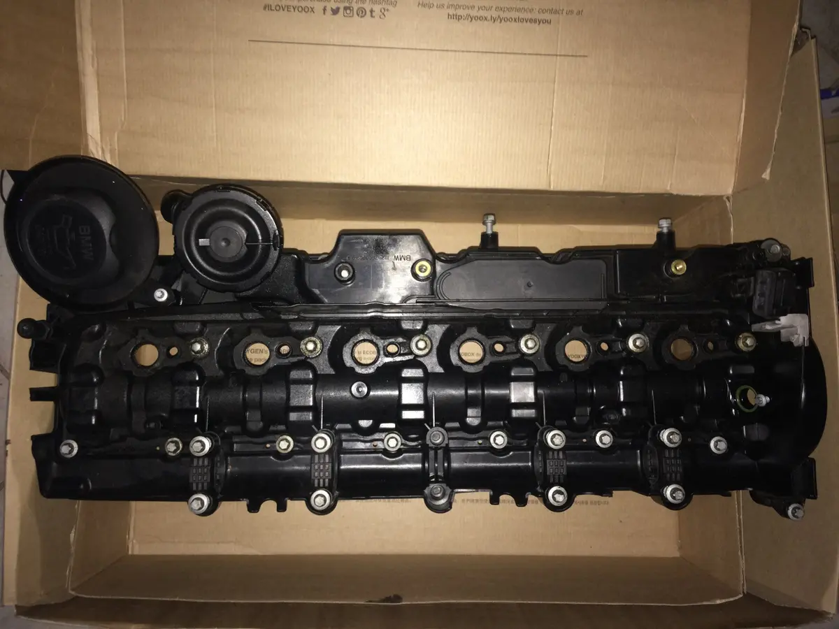 Bmw 3 5 6 7 X3 X5 X6 Series 2009 2010 2011 2012 2013 2014 2015 3.0 Diesel N57 N57d30 7800309 / 7 800 309 Used Cylinder Head Cover 1