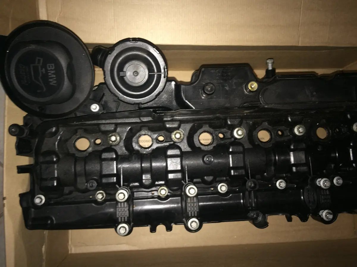 Bmw 3 5 6 7 X3 X5 X6 Series 2009 2010 2011 2012 2013 2014 2015 3.0 Diesel N57 N57d30 7800309 / 7 800 309 Used Cylinder Head Cover 2