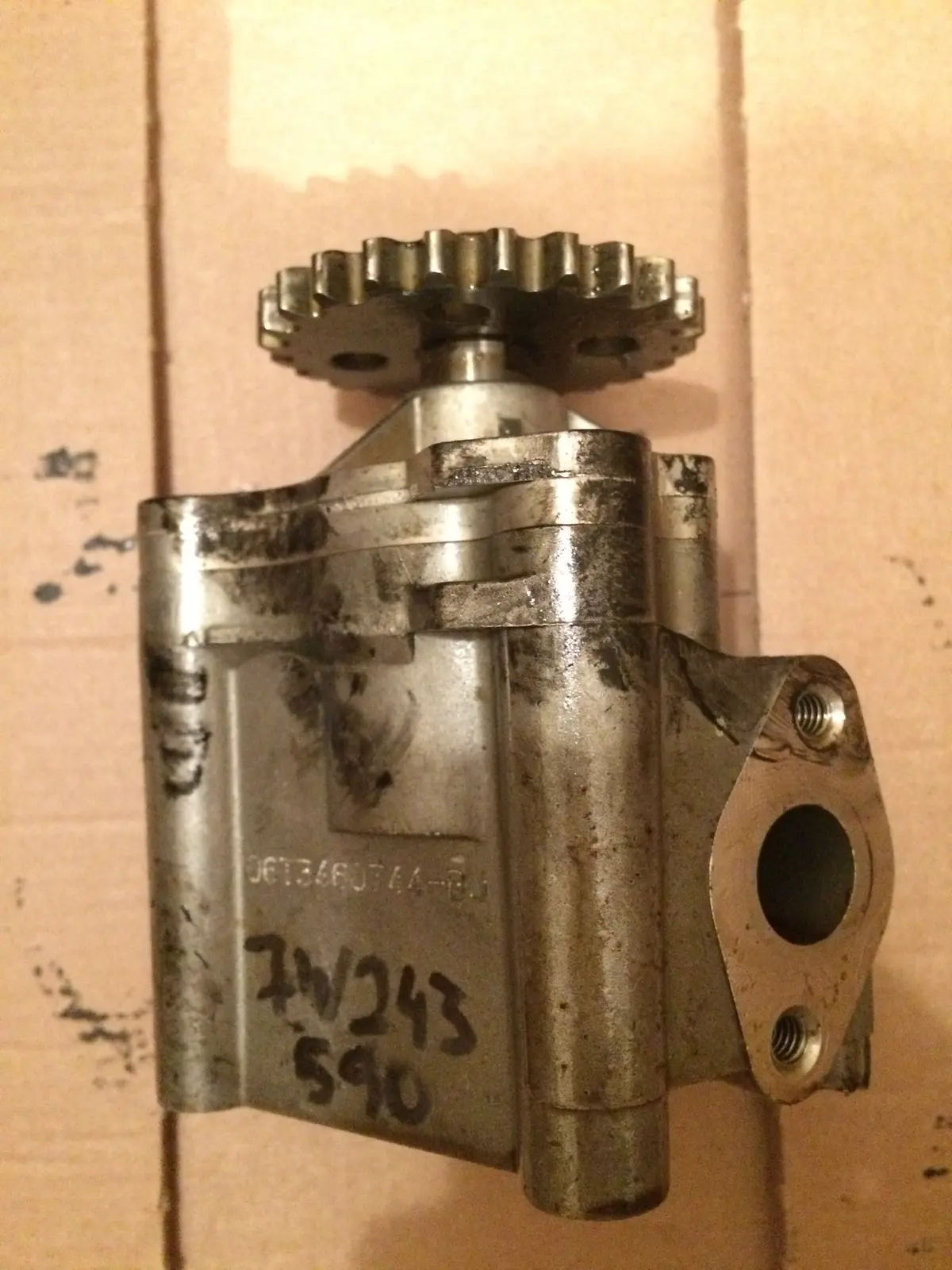 Ford C-Max Fiesta Focus Mondeo Transit Connect Mazda Axela 3 5 6 Mx-5 Premacy Volvo C30 S40 V50 2.0 Petrol Engine Duratec Aoda Lf Since 2000 - Used Oil Pump 1S7g-6600-Bj Lf0214100 2