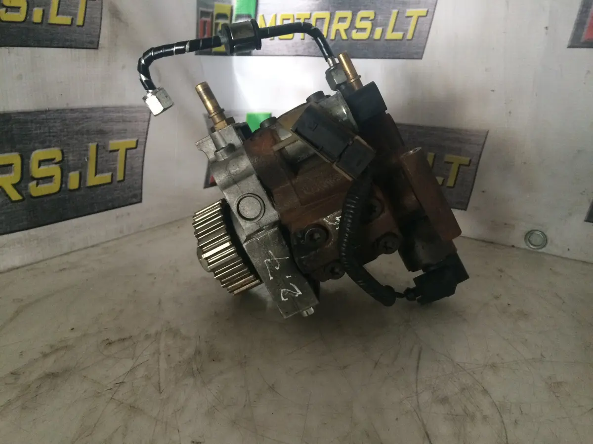 2006 276Dt Jaguar Land Rover 2.7 V6 Diesel Engine Hugh Pressure Fuel Pump 1