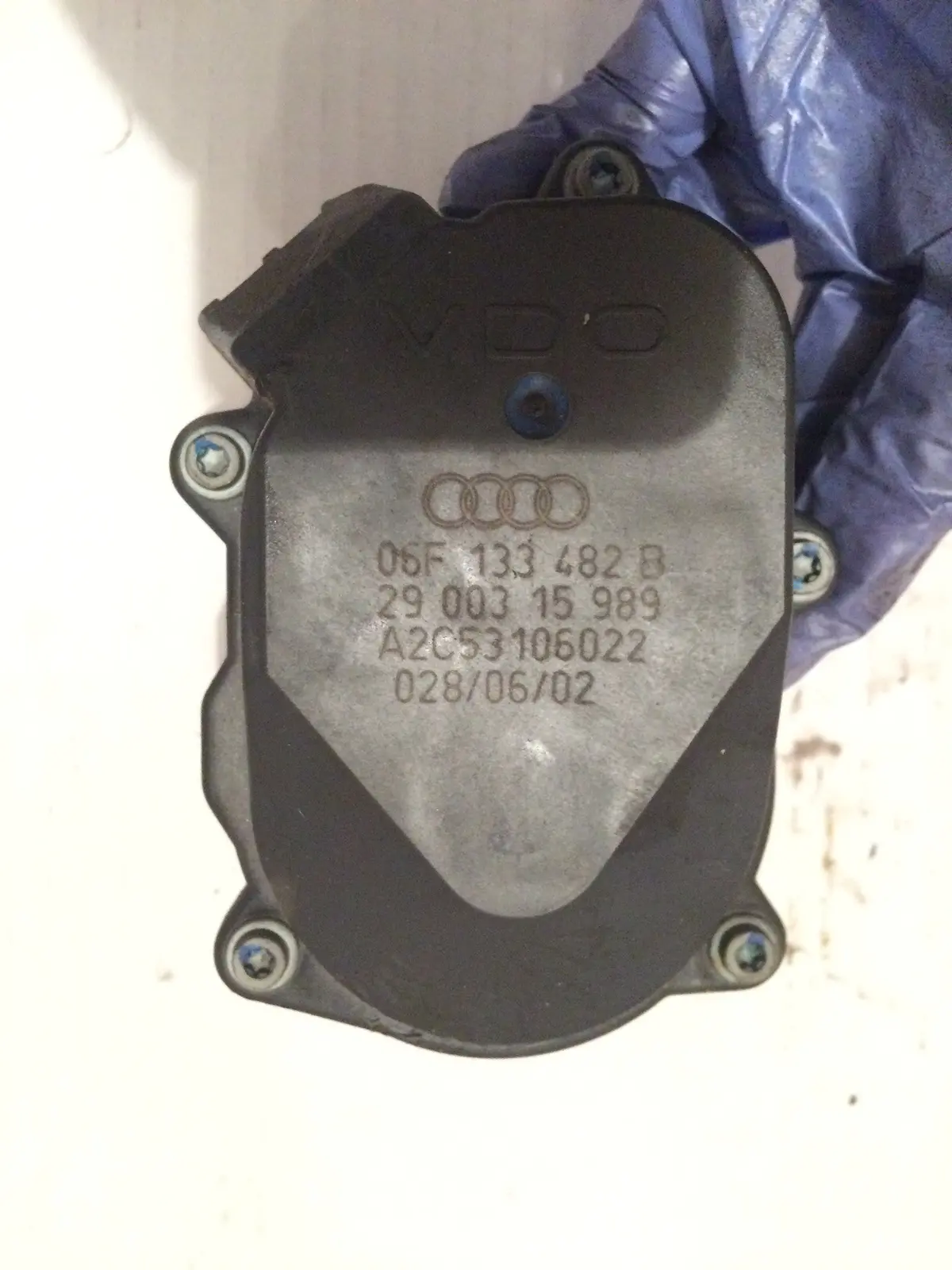 Audi A4 B7 A3 Tt A6 Volkswagen Vw Eos Jetta Bora Passat Golf Vento Seat Leon Toledo Altea 2.0 Tfsi Petrol Engine / 147 Kw 2004 2005 2006 2007 2008 2009 Axx Bgb Bwa 06F133482b Used Intake Inlet Flap Actuator 1