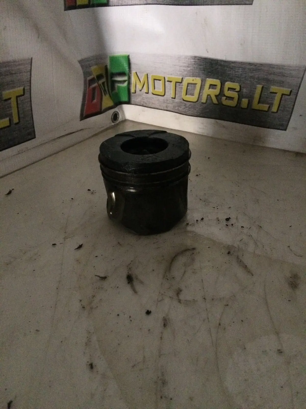 2010 A20dth Opel 2.0 Diesel Engine Piston 1