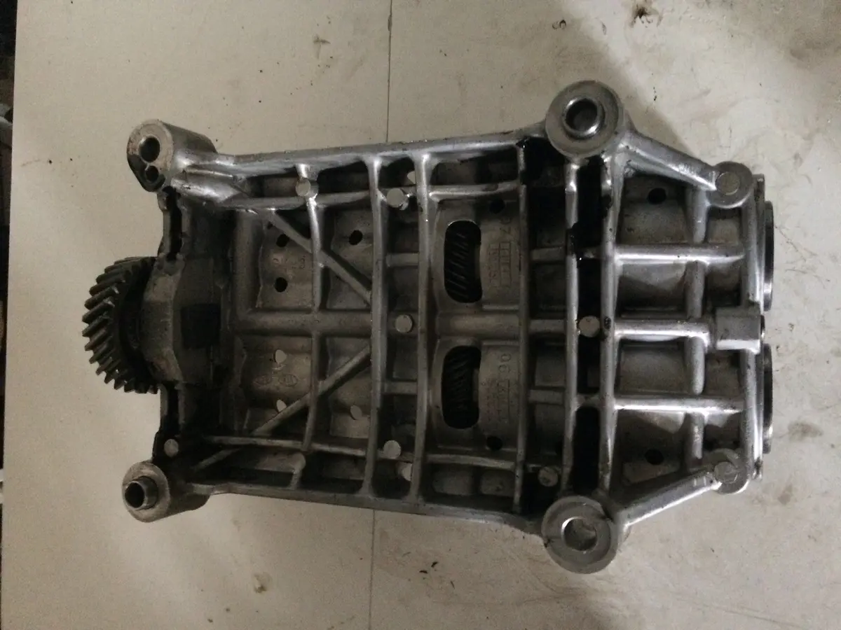 2007 D4ea Hyundai Kia 2.0 D Diesel Engine Balance Shaft 1