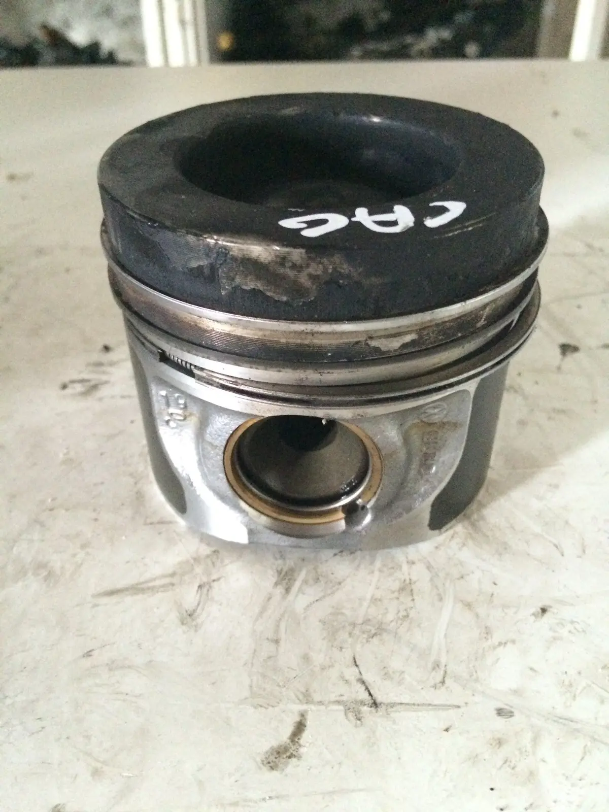 2009 Cag Audi Seat 2.0 Tdi Diesel Engine Piston 1