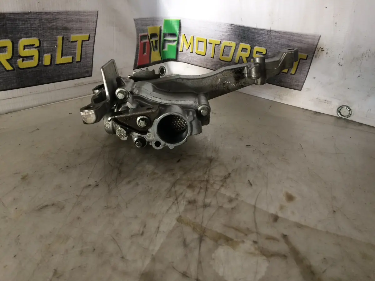 2007 642980 Jeep 3.0 Cdi V6 Diesel Engine Oil Pump 642 181 08 01 2