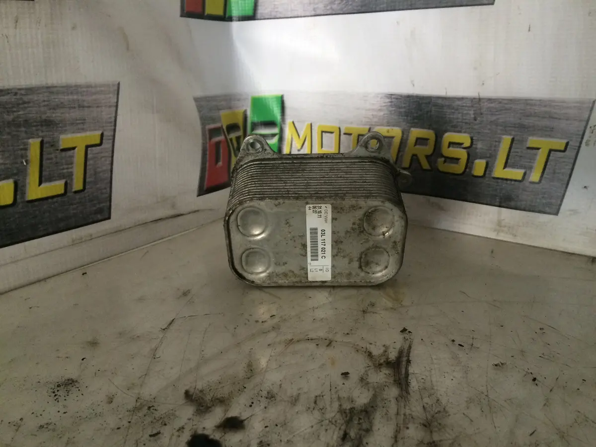2012 Cfg Audi Volkswagen Skoda Seat 2.0 Tdi Diesel Engine Oil Cooler  03L 117 021 C / 03L117021c 1