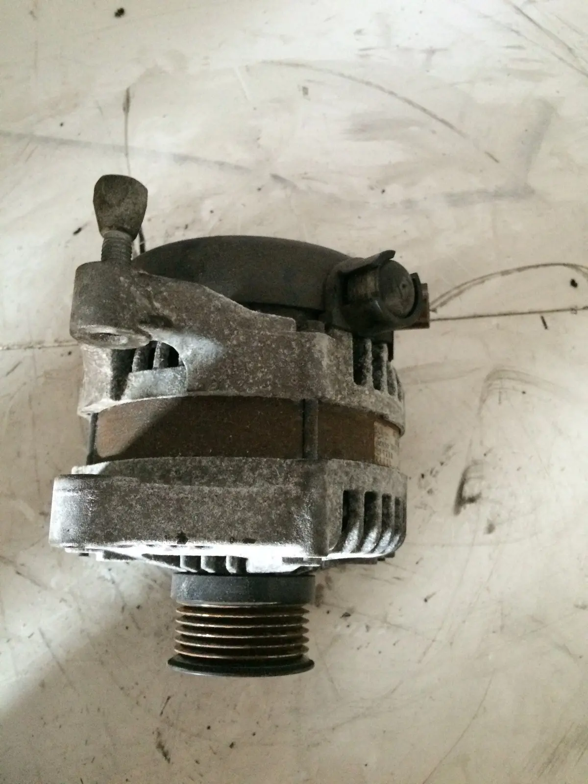 2005 Hhjb Ford 1.6 Tdci Hdi Diesel Engine Alternator 3M5t-10300-Pd 30795422 104210-3513 2