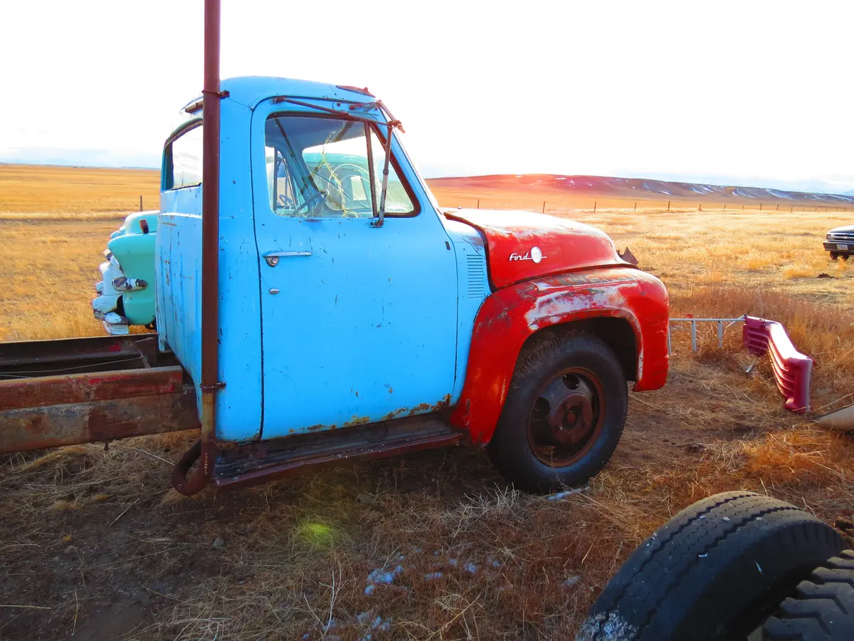 Ford F600 Cab And Chasssis 1