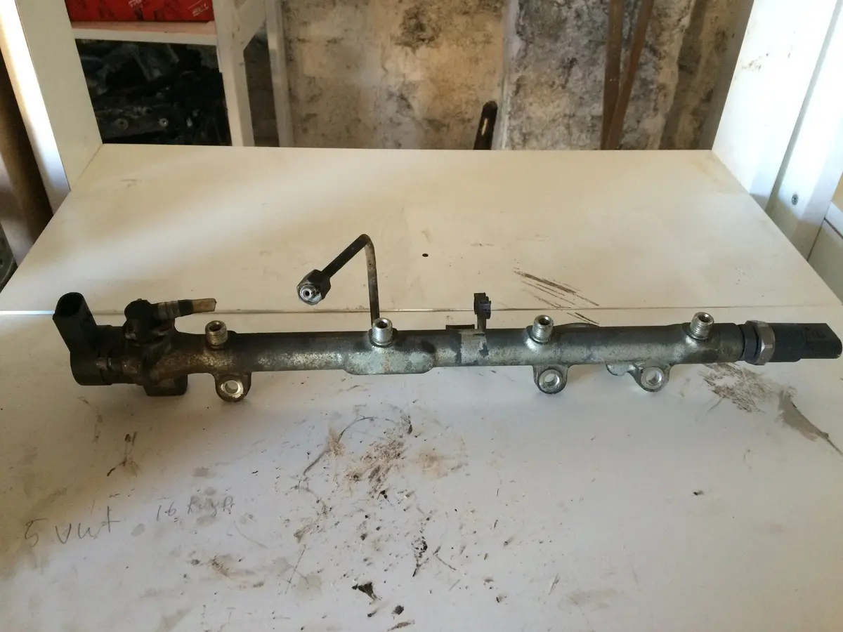 2001 611 Mercedes-Benz Mb 2.2 Cdi Dyzelis Engine Common Rail 0445214004 A6110700095 2