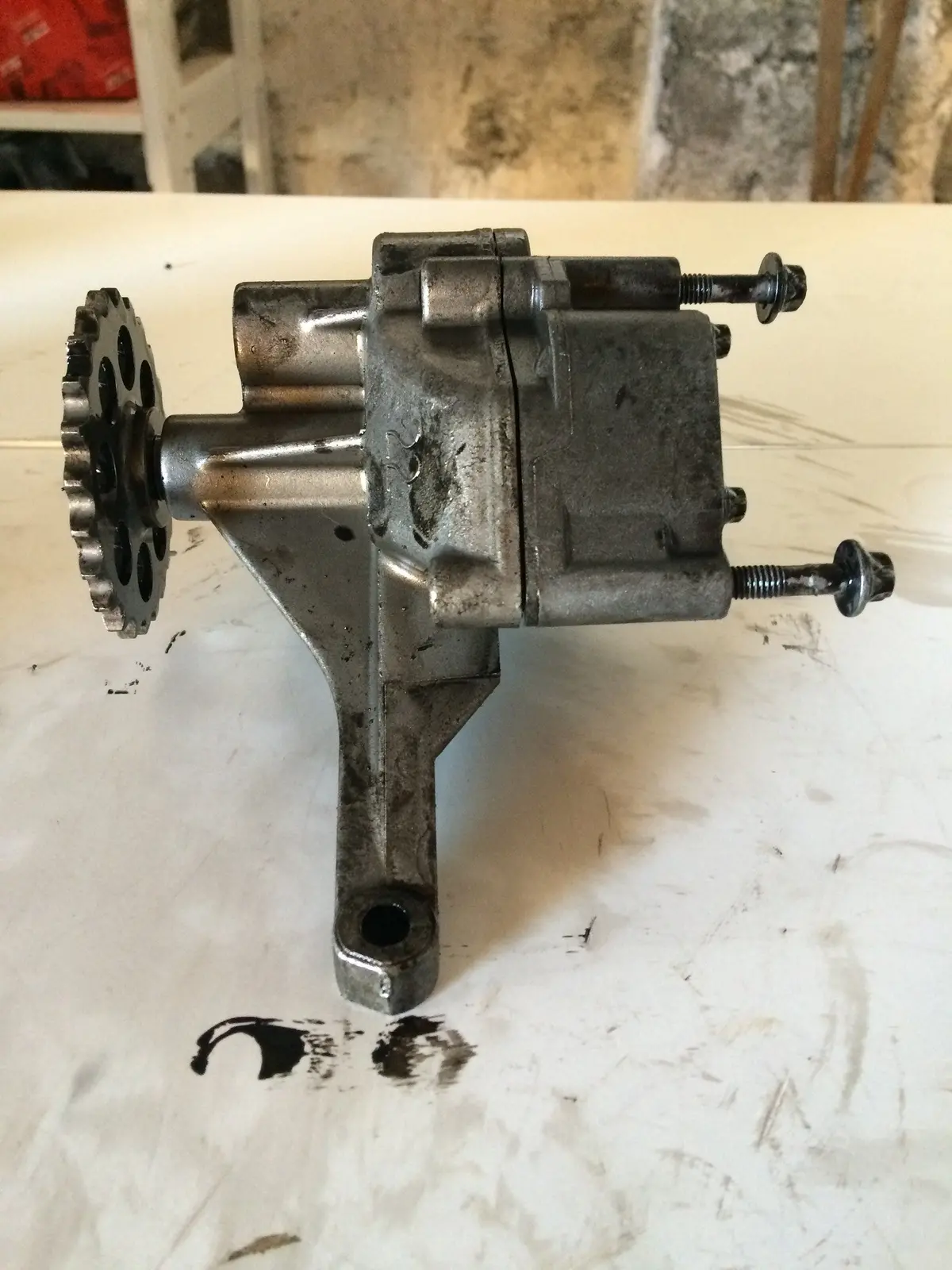 2001 611 Mercedes-Benz Mb 2.2 Cdi Diesel Engine Oil Pump 606 181 08 01 2