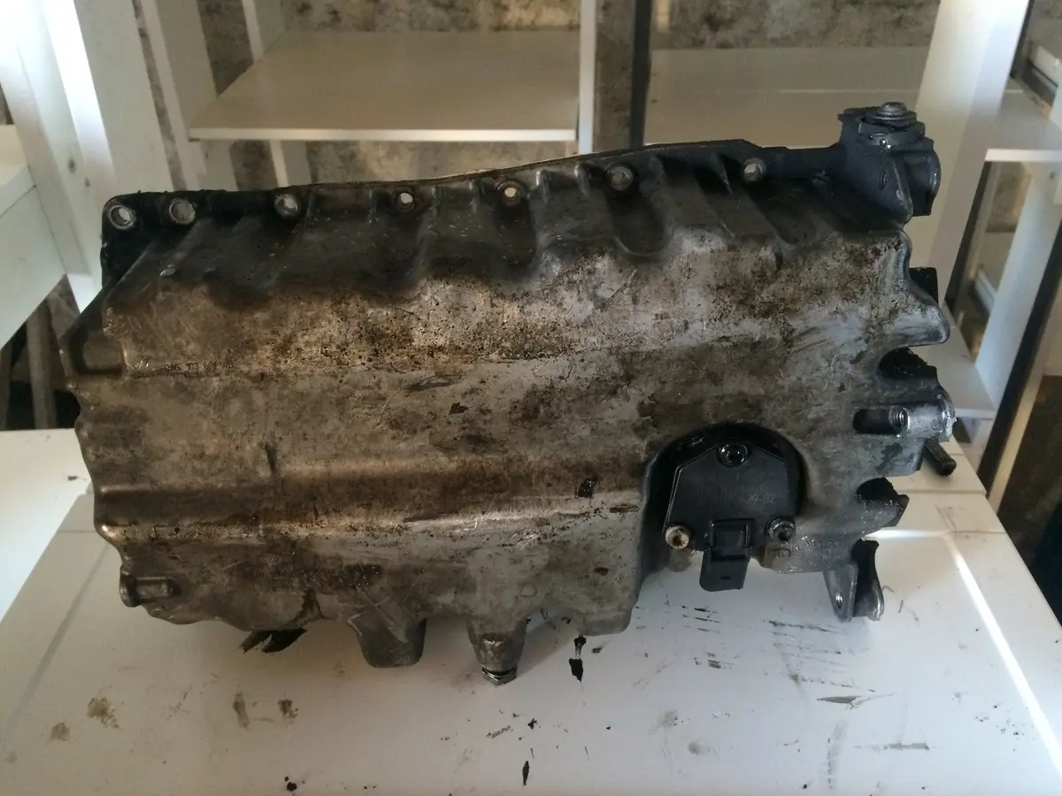 2012 Cay Audi Volkswagen Vw Skoda Seat 1.6 Tdi Diesel Engine Oil Sump 2
