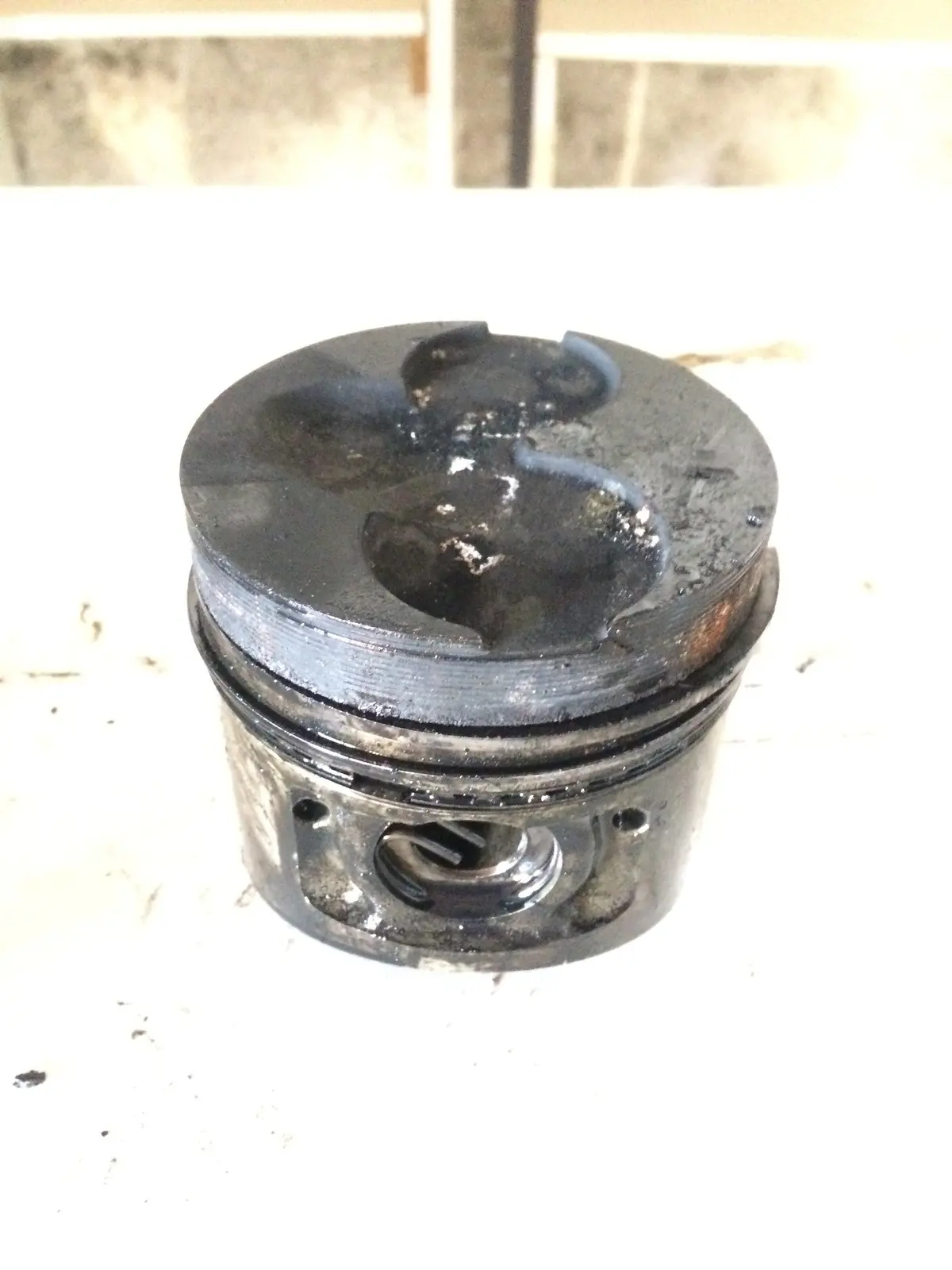 1997 4D56 Mitsubishi 2.5 D Diesel Engine Piston 1