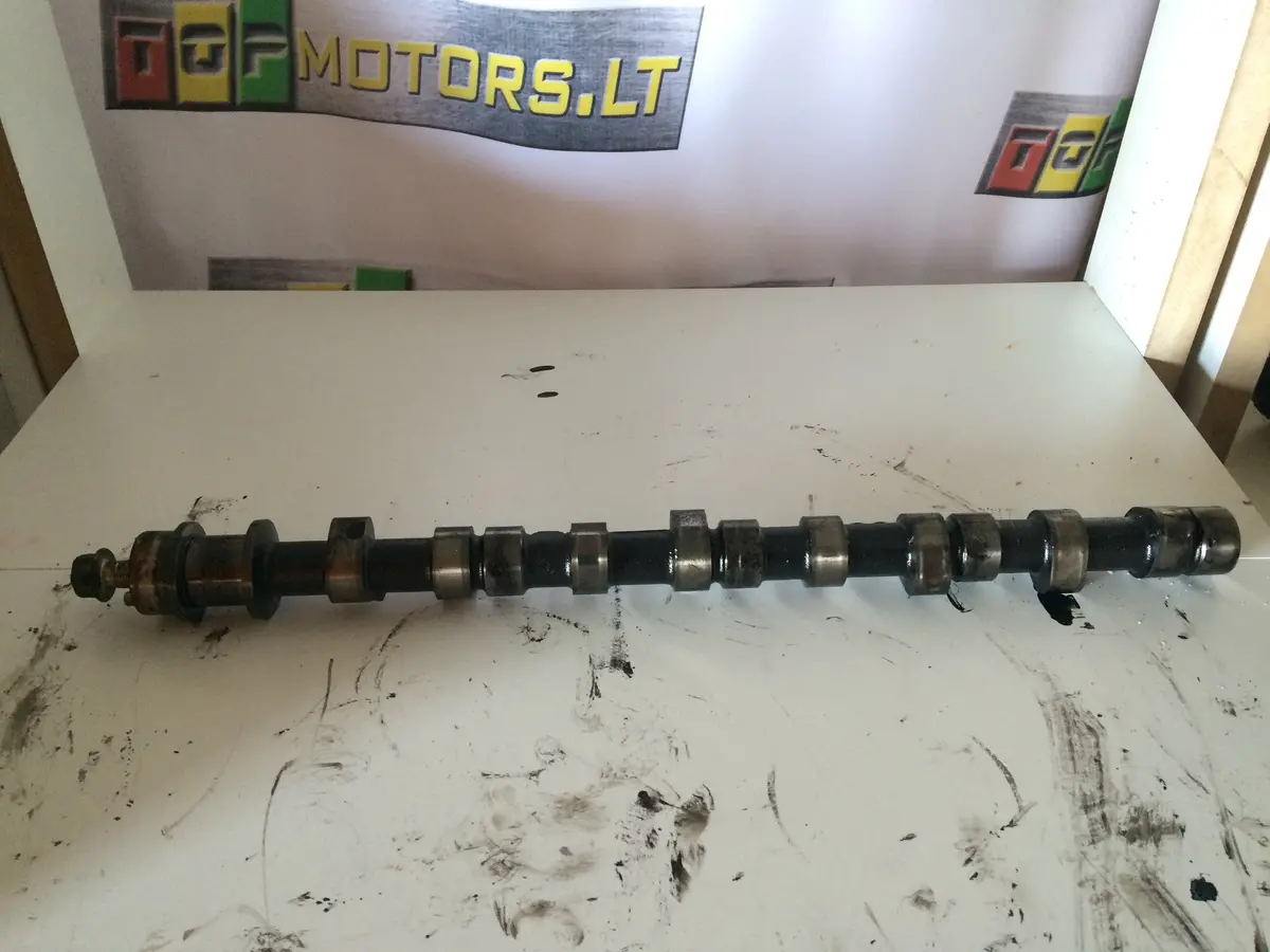 2004 4D56 Mitsubishi 2.5 D Diesel Engine Camshaft 1