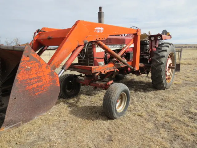 756 International  Tractor 1