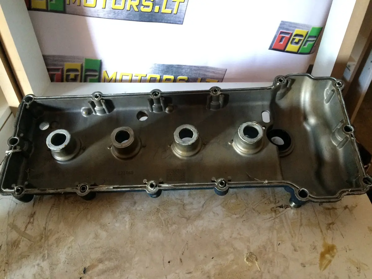 2007 M139 Maserati 4.2 Petrol Engine Cylinder Head Cover 228860 1