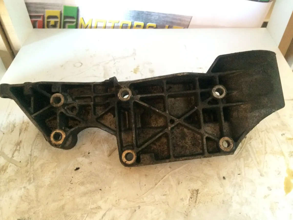 2004 Auy Volkswagen Vw 1.9 Tdi Diesel Engine Alternator Bracket Mount R 045 903 143 C 2