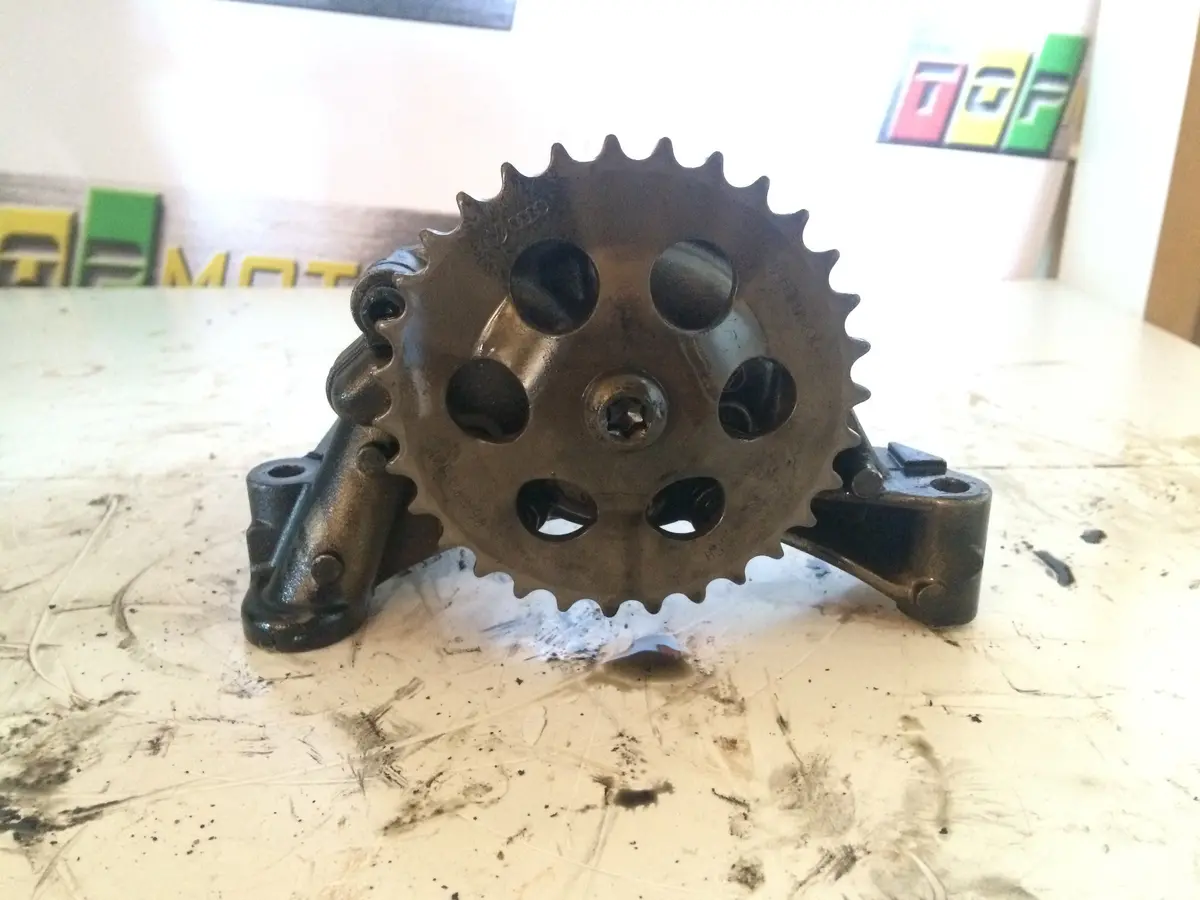 2004 Auy Volkswagen Vw 1.9 Tdi Diesel Engine Oil Pump 06A 115 105 B 1